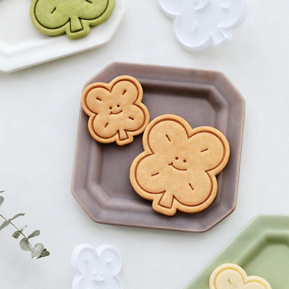 Lucky Four-Leaf Clover Cookie  - Kitchen Baking Products review and price